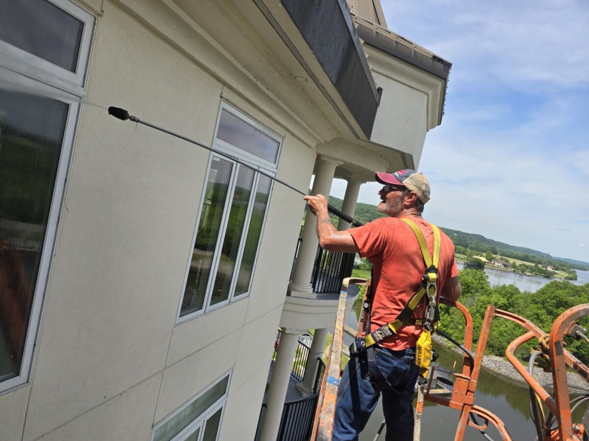 Window Washers in Nashville, Murfreesboro, Brentwood, Belle Meade, TN